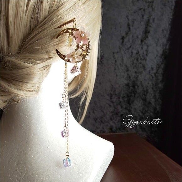 桜咲く三日月の簪（かんざし）